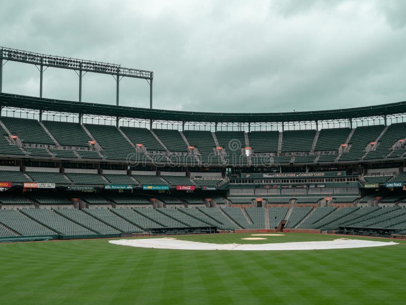 Innenfeldansicht von Camden Yards, Stadion der Baltimore Orioles, leeren sich in der Nachsaison lizenzfreie stockbilder Innenfeldansicht von Camden Yards, Stadion der Baltimore Orioles, leeren sich in der Nachsaison lizenzfreie stockbilder
