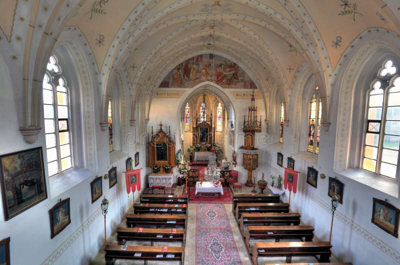 Innenraum Der Katholischen Kirche Stockbild - Bild von ...