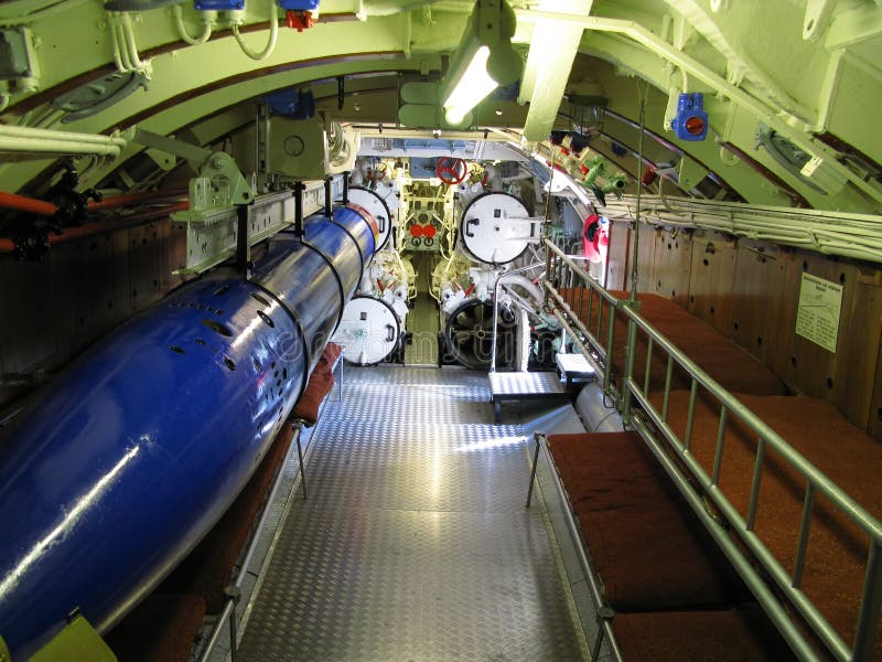 Innenraum Des Alten Unterseeboots Stockbild Bild von