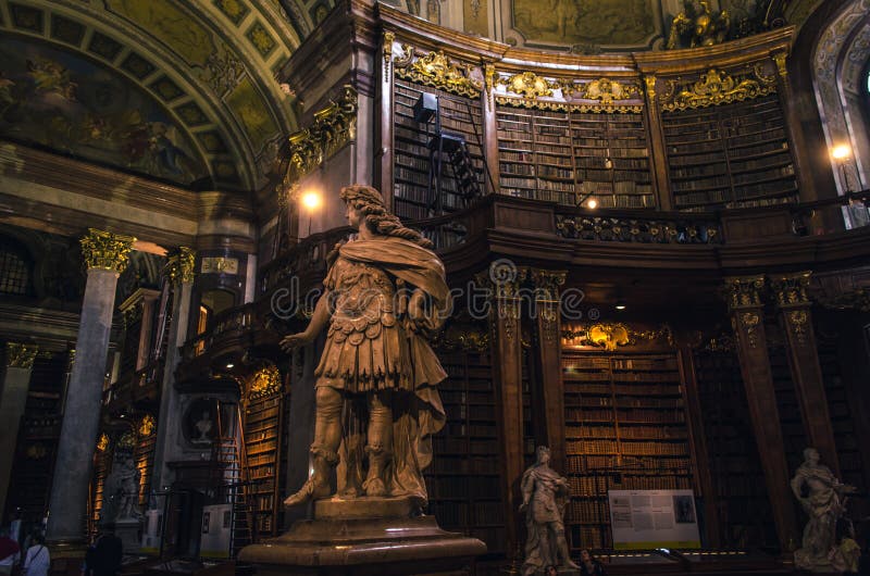 Innenraum des Zustandes Hall der österreichischen Nationalbibliothek lizenzfreies stockfoto Innenraum des Zustandes Hall der österreichischen Nationalbibliothek lizenzfreies stockfoto