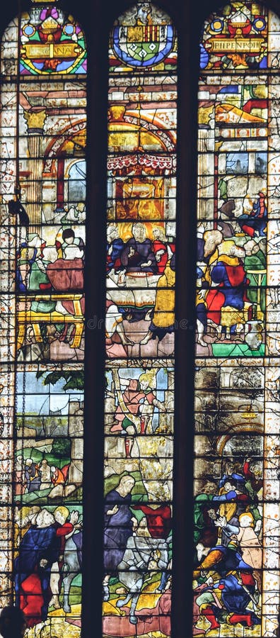 Innenraum von Lichfield-Kathedrale - Buntglas in Dame Chapel lizenzfreie stockfotografie Innenraum von Lichfield-Kathedrale - Buntglas in Dame Chapel lizenzfreie stockfotografie