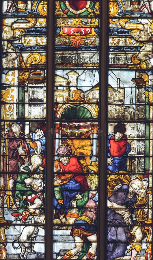 Innenraum von Lichfield-Kathedrale - Buntglas in Dame Chapel stockfotos Innenraum von Lichfield-Kathedrale - Buntglas in Dame Chapel stockfotos