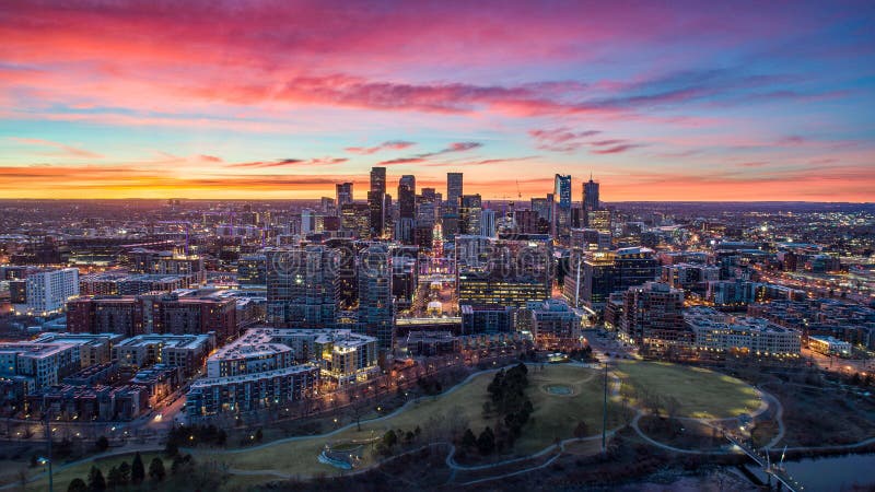 Innenstadt Brummen-Skyline-Luftpanorama Denvers, Colorado, USA