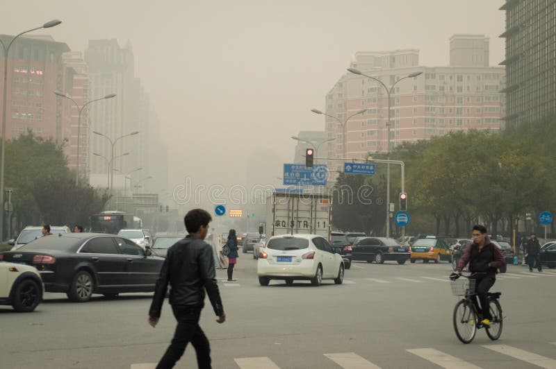 Per Diminuire L'inquinamento Dell'aria Provocato Dai Veicoli Automobili Ed Inquinamento Atmosferico Fotografia Stock - Immagine di