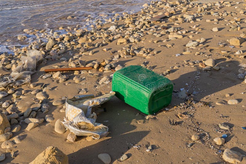 Inquinamento dell'oceano del mondo da plastica fotografia stock libera da diritti Inquinamento dell'oceano del mondo da plastica fotografia stock libera da diritti