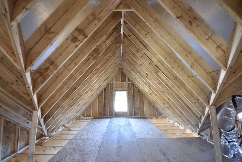 Inrama för loft och ny hem- konstruktion för takbjälke royaltyfri fotografi Inrama för loft och ny hem- konstruktion för takbjälke royaltyfri fotografi