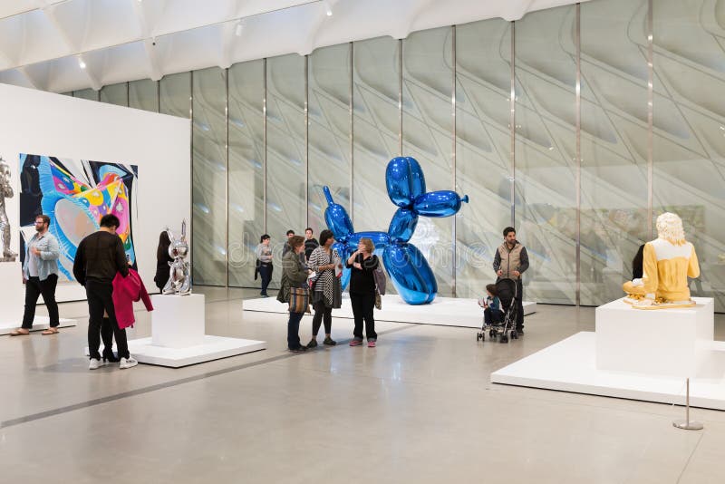 Inre av den breda moderna Art Museum arkivbild Inre av den breda moderna Art Museum arkivbild