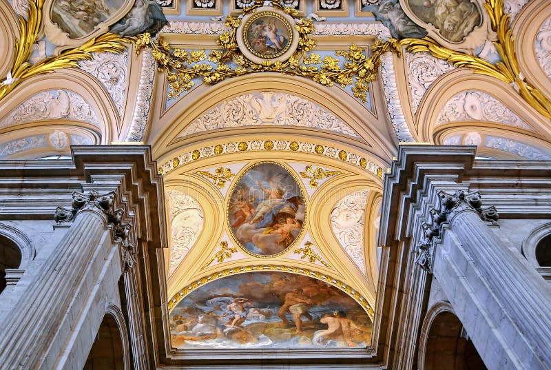 Inre av Royal Palace av Madrid, Spanien arkivfoto