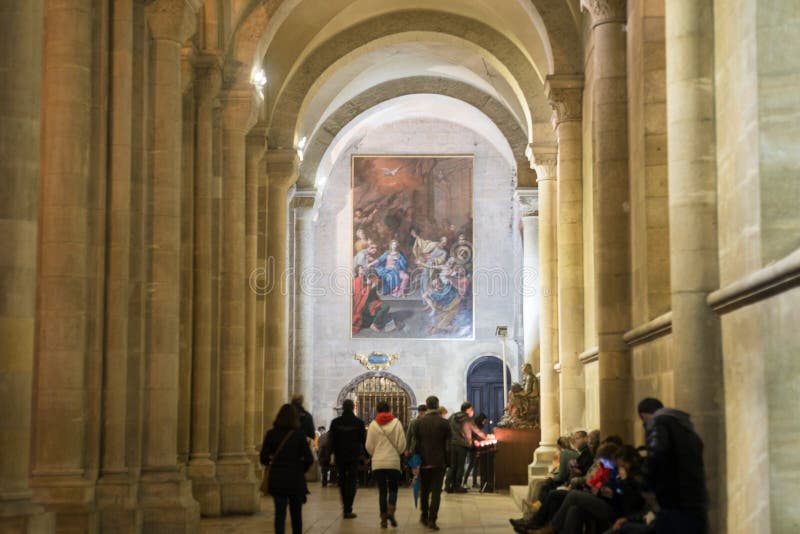Inre pelargarnering för kristen domkyrka royaltyfri bild Inre pelargarnering för kristen domkyrka royaltyfri bild