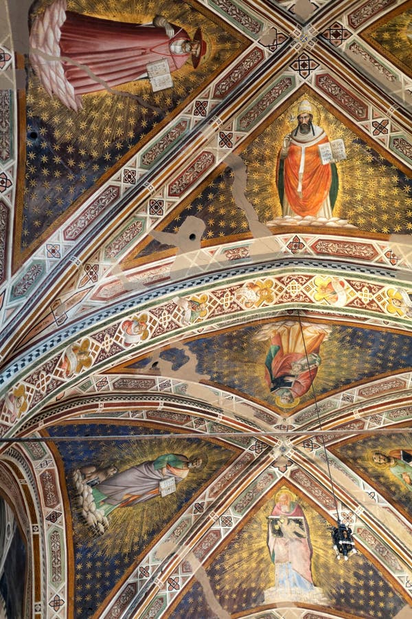 Inre sikt av basilikan De Sante Croce fotografering för bildbyråer Inre sikt av basilikan De Sante Croce fotografering för bildbyråer