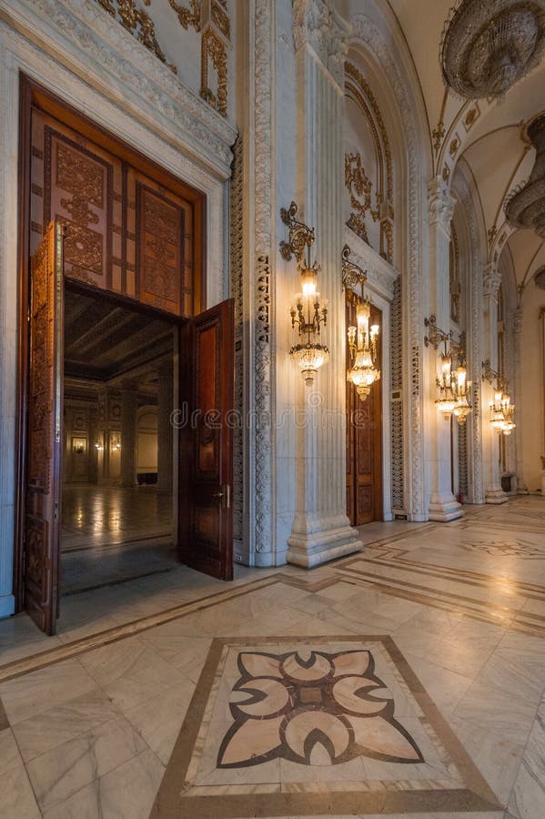 Inre som skjutas med slotten av parlamentet royaltyfri foto Inre som skjutas med slotten av parlamentet royaltyfri foto