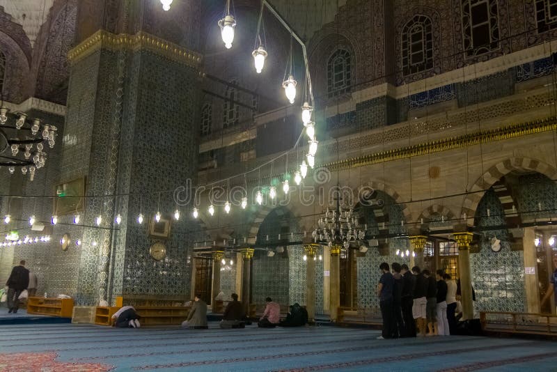 Inregarnering av den blåa moskéSultanahmet moskén royaltyfria foton Inregarnering av den blåa moskéSultanahmet moskén royaltyfria foton