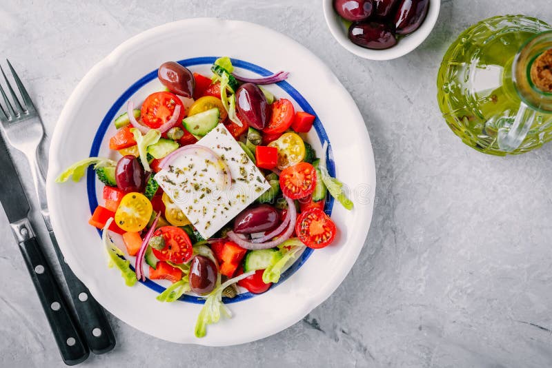 Insalata Greca Deliziosa Con Feta, Olive, I Pomodori, I Cetrioli, La ...