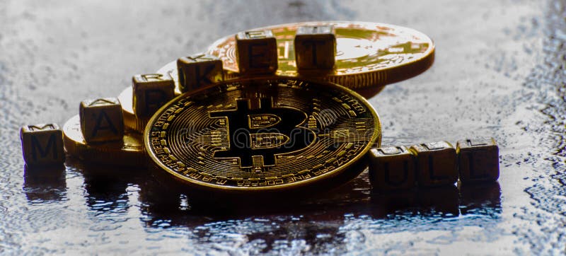 Inschrijvingsoplopende markt met Crypto munt Gouden Bitcoin, BTC stock fotografie Inschrijvingsoplopende markt met Crypto munt Gouden Bitcoin, BTC stock fotografie