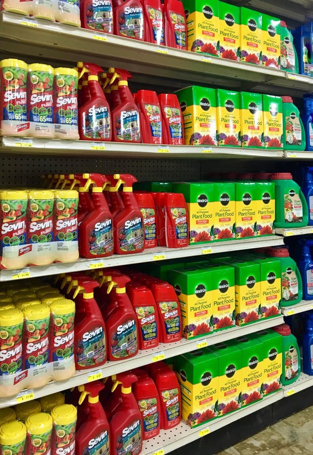 Insecticides and plant food at an Illinois farm and garden store royalty free stock photography Insecticides and plant food at an Illinois farm and garden store royalty free stock photography