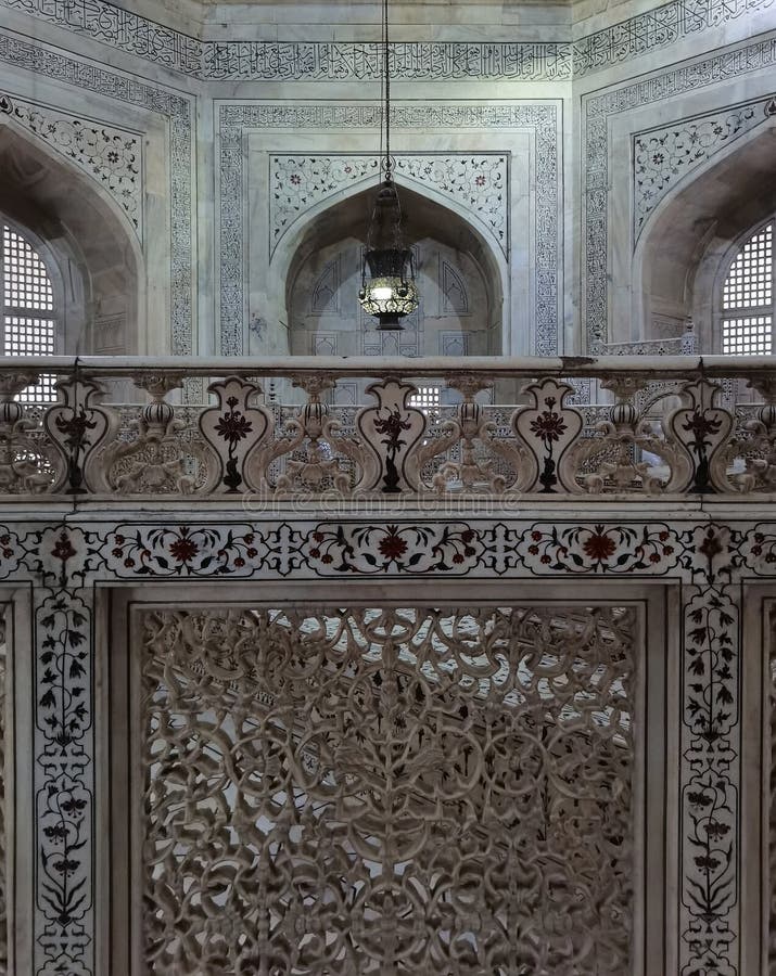 People Visit the Inside of the Mausoleum Taj Maha Editorial Stock Image -  Image of site, indian: 86436444