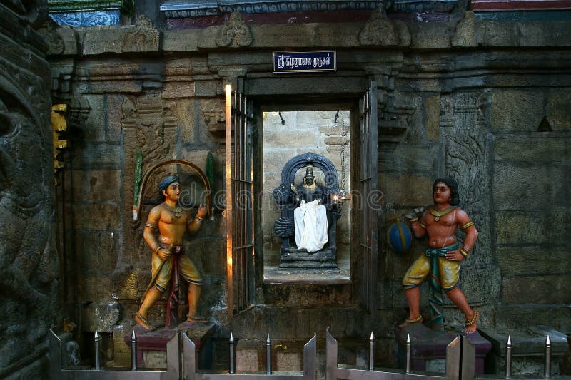 Inside of Meenakshi hindu temple in Madurai, India