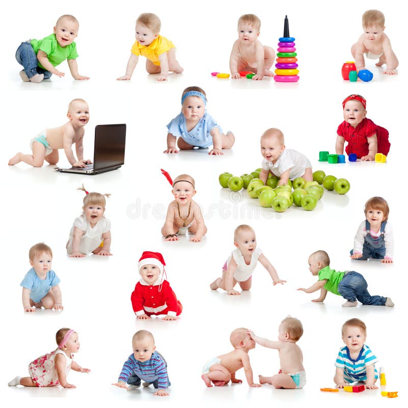 Insieme dei bambini o dei bambini striscianti con i giocattoli fotografia stock libera da diritti Insieme dei bambini o dei bambini striscianti con i giocattoli fotografia stock libera da diritti