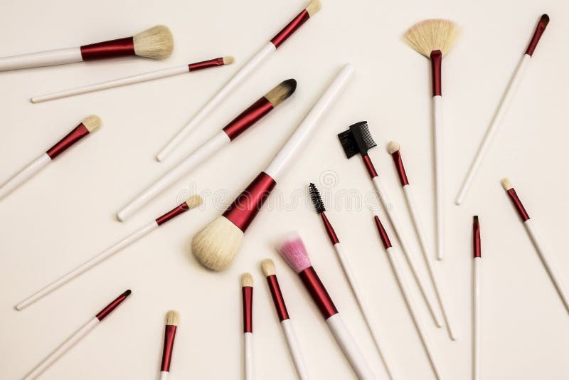 Insieme del professionista delle spazzole per trucco moderno fotografia stock libera da diritti Insieme del professionista delle spazzole per trucco moderno fotografia stock libera da diritti
