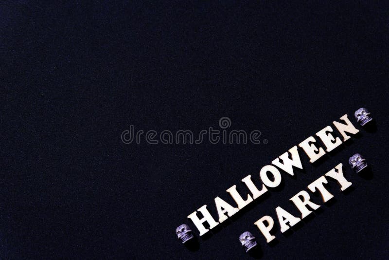 Inskrypcja od drewnianych listów dla Halloween obraz stock Inskrypcja od drewnianych listów dla Halloween obraz stock