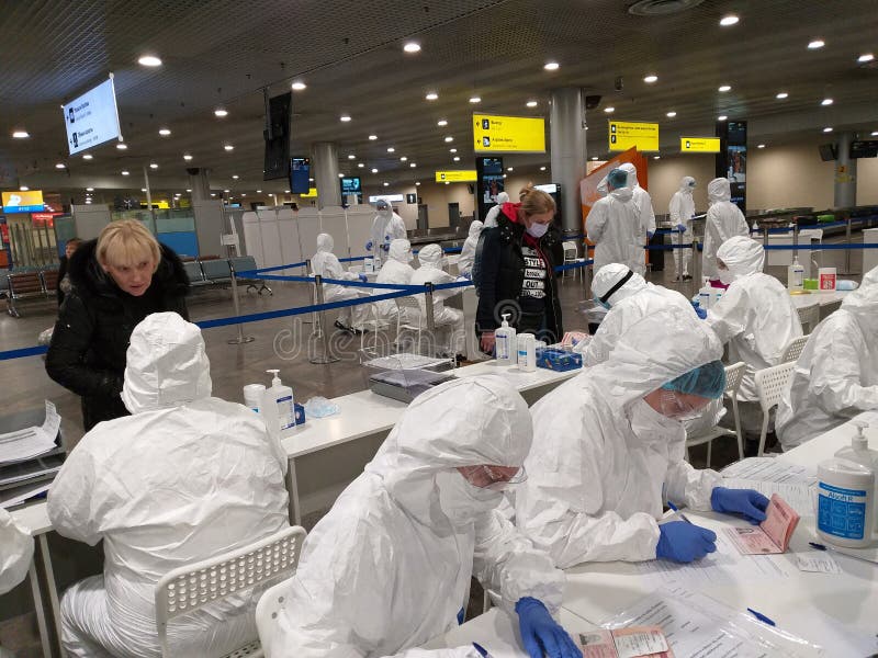 Inspeção e vistoria médicas para a COVID-19 imagens de stock Inspeção e vistoria médicas para a COVID-19 imagens de stock