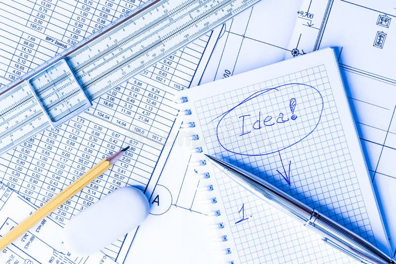 Inspiracja przy pracą, pisać w notatniku pomysły fotografia stock Inspiracja przy pracą, pisać w notatniku pomysły fotografia stock