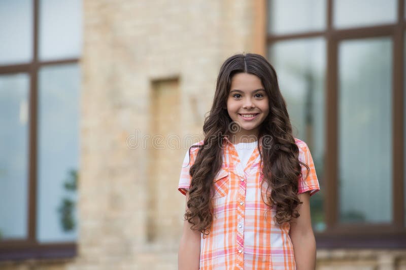 Salão De Beleza Garota Incrível E Confiante Em Beleza Meninas Bonitas,  Skincare E Maquiagem Rosto E Cabelo Bonitos Simples Diário Imagem de Stock  - Imagem de condicionador, cabelo: 160233511