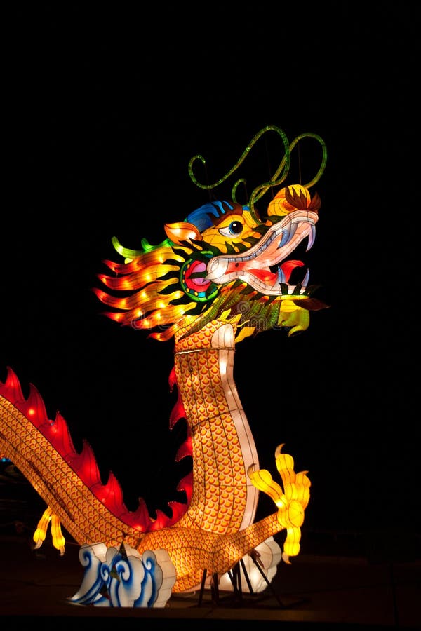 Installation chinoise de lanterne de dragon image stock Installation chinoise de lanterne de dragon image stock