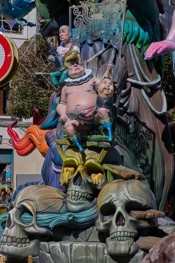 installation-of-the-figure-at-the-fallas-festival-2025-editorial-photo