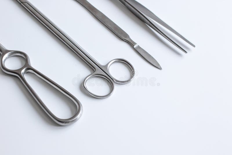 Instrument för plastikkirurgi på vit bakgrund royaltyfria foton Instrument för plastikkirurgi på vit bakgrund royaltyfria foton