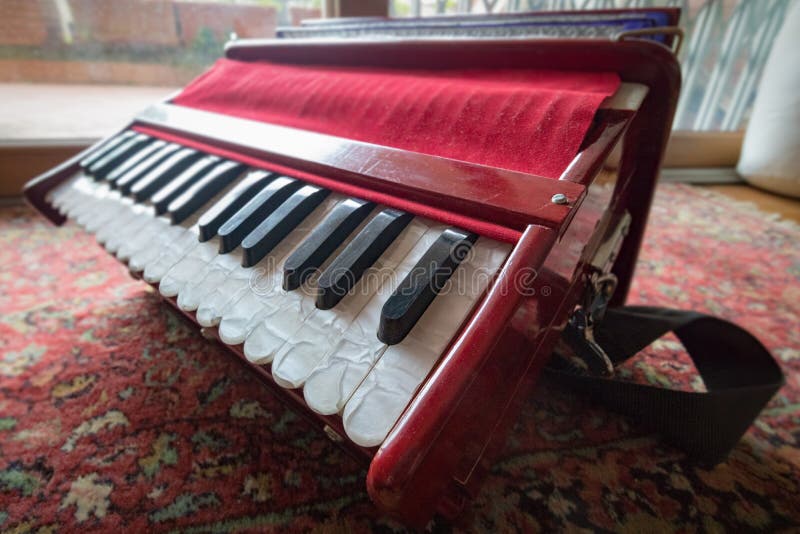 Instrument Indien De Harmonium De Voyage Photo stock Image du saint