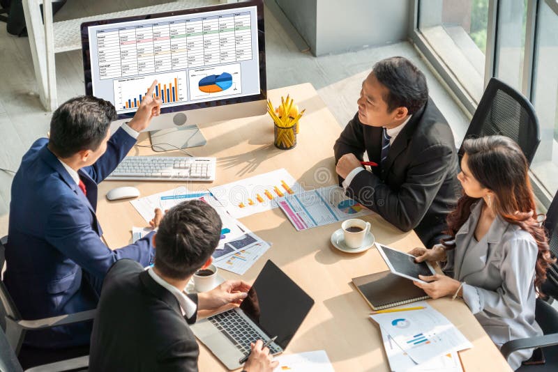 Instrumentpanelen för företagsdata tillhandahåller analytisk snful företagsinformation. Instrumentpanelen för företagsdata tillhandahåller affärsinformationsanalys för marknadsföringsstrategiplanering som är snabb med stora datauppsättningar för att analysera kundkrav och förutse företagets framtid