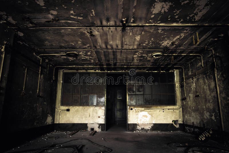 Interior abandonado del edificio industrial fotos de archivo libres de regalías Interior abandonado del edificio industrial fotos de archivo libres de regalías