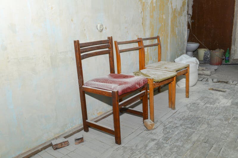 8 Stories of Architects Embracing Refurbishment and Adaptive Reuse - Vintage Apartment Building Renovation With Sustainable Materials