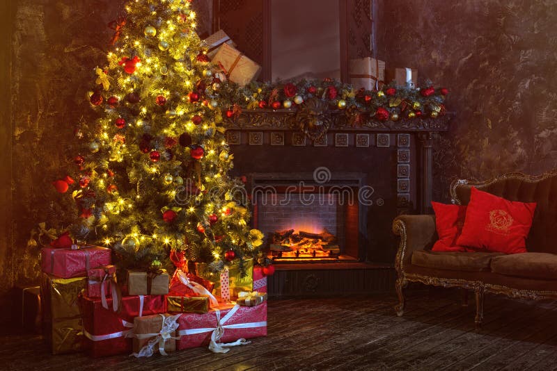 Interior Christmas. Magic Glowing Tree, Fireplace, Gifts in Dark at ...
