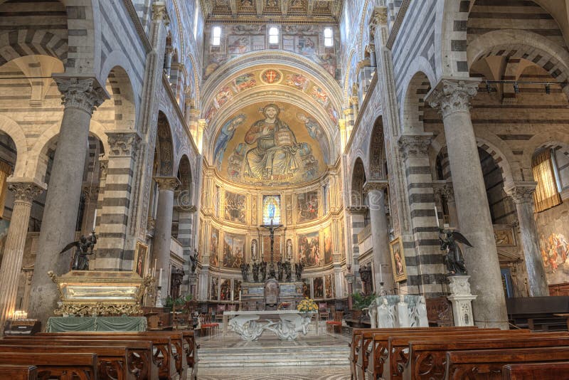 Interior da catedral de Pisa, Itália fotografia de stock Interior da catedral de Pisa, Itália fotografia de stock