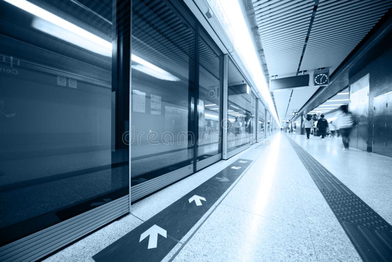 Interior da estação do metro fotografia de stock royalty free Interior da estação do metro fotografia de stock royalty free