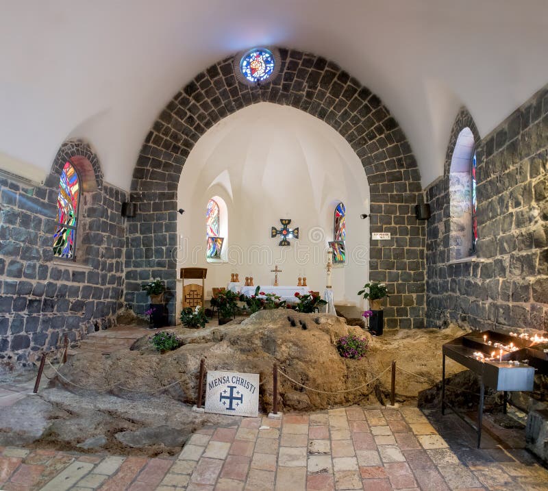 Tabgha Mar De Galilee Em Israel A Igreja Da Primazia Imagem de Stock