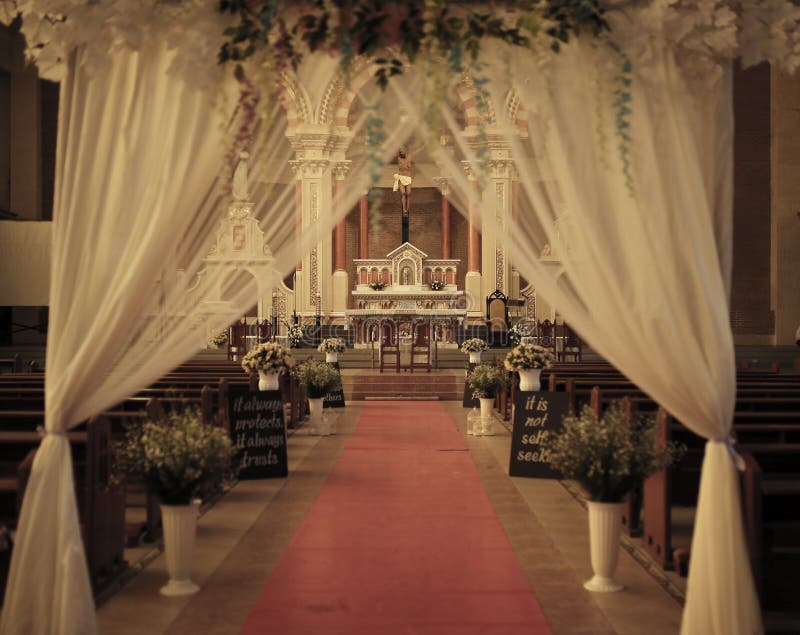 Interior De Bodas De Iglesia Con Filas De Elegantes Sillas Y Arreglos Florales Imagen de archivo - Imagen de santo, nupcial: 195840937 Interior De Bodas De Iglesia Con Filas De Elegantes Sillas Y Arreglos Florales Imagen de archivo - Imagen de santo, nupcial: 195840937