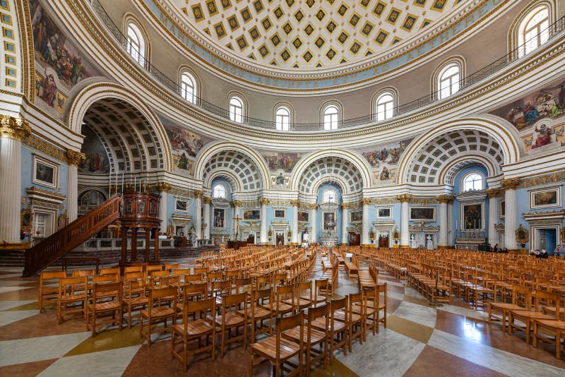 Interior De La Iglesia, Malta Foto editorial Imagen de malta