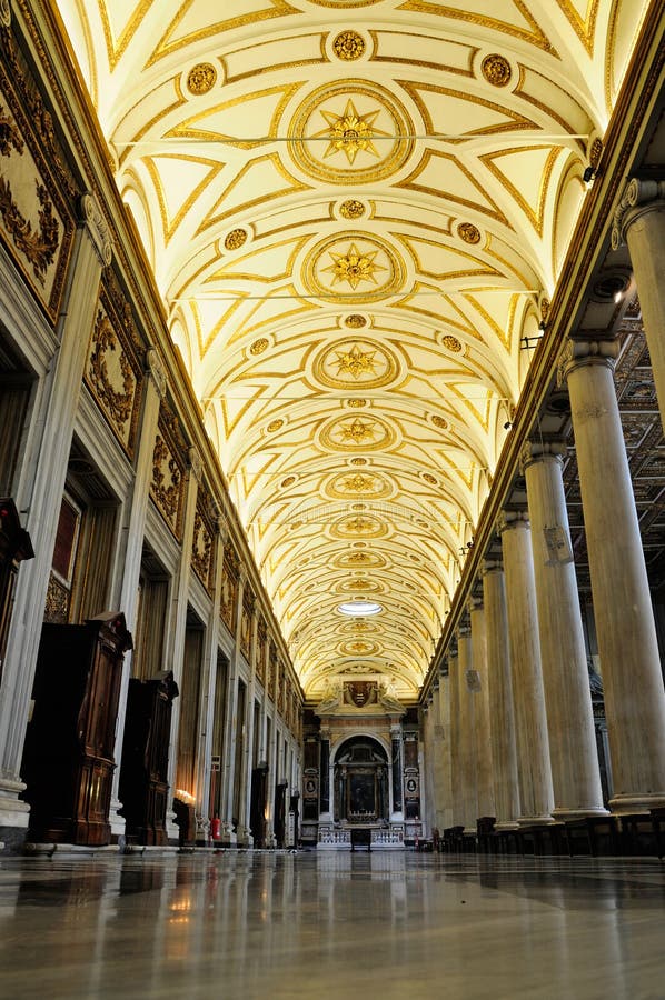 Interior de la Santa María Maggiore imágenes de archivo libres de regalías Interior de la Santa María Maggiore imágenes de archivo libres de regalías