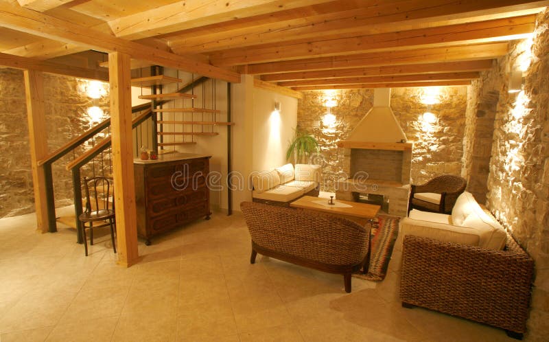 Interior de piedra de lujo del chalet imagen de archivo libre de regalías Interior de piedra de lujo del chalet imagen de archivo libre de regalías