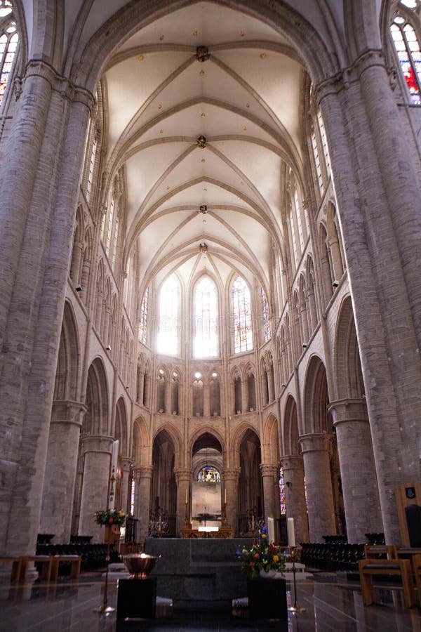 Interior de San Miguel y de la catedral del St Gudula fotografía de archivo Interior de San Miguel y de la catedral del St Gudula fotografía de archivo