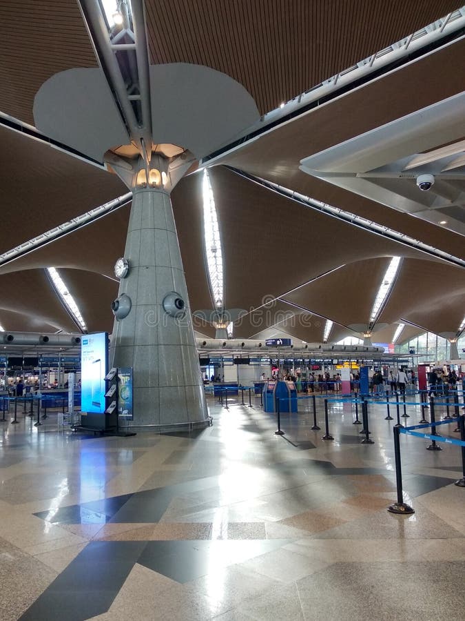 Interior del Aeropuerto Internacional de Kuala Lumpur 1 KLIA 1 sala de salidas imagen de archivo Interior del Aeropuerto Internacional de Kuala Lumpur 1 KLIA 1 sala de salidas imagen de archivo