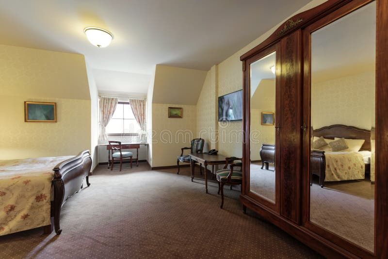 Interior del apartamento del hotel de lujo foto de archivo libre de regalías Interior del apartamento del hotel de lujo foto de archivo libre de regalías