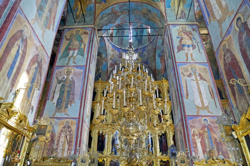 Interior del santo-Sergius Lavra de la trinidad santa imagen de archivo Interior del santo-Sergius Lavra de la trinidad santa imagen de archivo