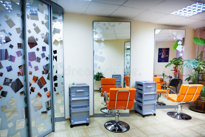 Interior do cabeleireiro moderno fotografia de stock Interior do cabeleireiro moderno fotografia de stock