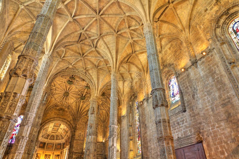 Interior do monastério Lisboa de Jeronimos, Portugal foto de stock royalty free Interior do monastério Lisboa de Jeronimos, Portugal foto de stock royalty free