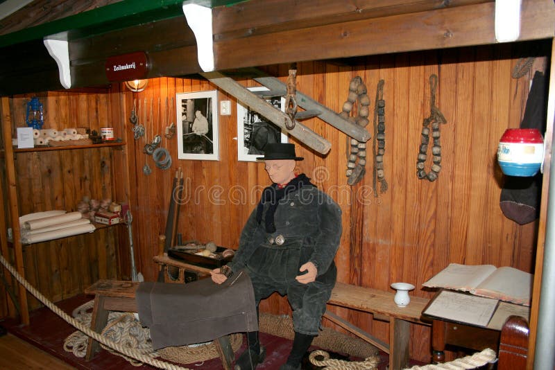 Interior do museu de Urk na antiga câmara municipal fotografia de stock royalty free