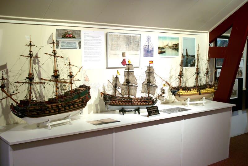 Interior do museu de Urk na antiga câmara municipal fotografia de stock